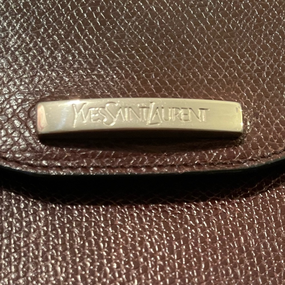 🤎Yves Saint Laurent vintage clutch with tuck away wristlet. Unisex.💟